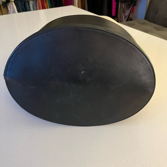 DAGNE DOVER Ava Leather Bone Onyx Bucket Bag w/ Camo lining - Picture 6 of 10